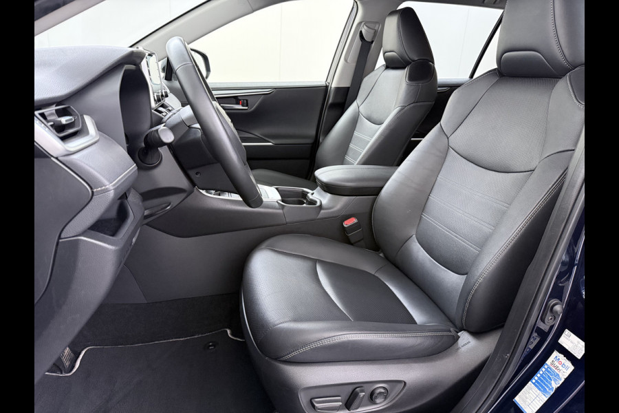 Toyota RAV4 2.5I Hybrid Leder+Verwarming+Memory Adap.Cruise Navi Camera Ecc Apple Carplay Android Auto Miracast™ Elek.Achterklep Active Stuur+Voorruit+Achterbankverwarming Keyless Lane Assist Privacy Glas Lmv Elek.Stoel Bluetooth Led