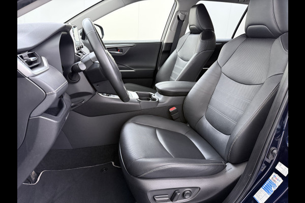 Toyota RAV4 2.5I Hybrid Leder+Verwarming+Memory Adap.Cruise Navi Camera Ecc Apple Carplay Android Auto Miracast™ Elek.Achterklep Active Stuur+Voorruit+Achterbankverwarming Keyless Lane Assist Privacy Glas Lmv Elek.Stoel Bluetooth Led
