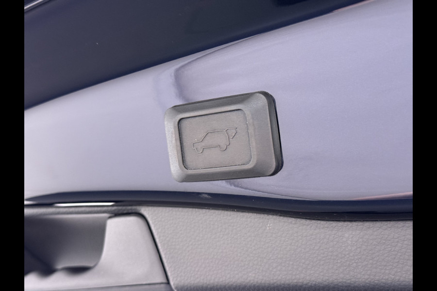 Toyota RAV4 2.5I Hybrid Leder+Verwarming+Memory Adap.Cruise Navi Camera Ecc Apple Carplay Android Auto Miracast™ Elek.Achterklep Active Stuur+Voorruit+Achterbankverwarming Keyless Lane Assist Privacy Glas Lmv Elek.Stoel Bluetooth Led