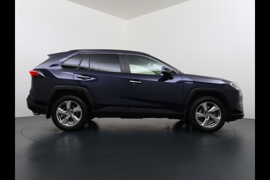 Toyota RAV4 2.5I Hybrid Leder+Verwarming+Memory Adap.Cruise Navi Camera Ecc Apple Carplay Android Auto Miracast™ Elek.Achterklep Active Stuur+Voorruit+Achterbankverwarming Keyless Lane Assist Privacy Glas Lmv Elek.Stoel Bluetooth Led