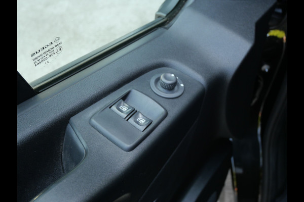 Renault Trafic 2.0 dCi T29 L2H1 WORK EDITION | NAVI | TREKHAAK | CRUISE | LED | 120 PK | EURO 6!!