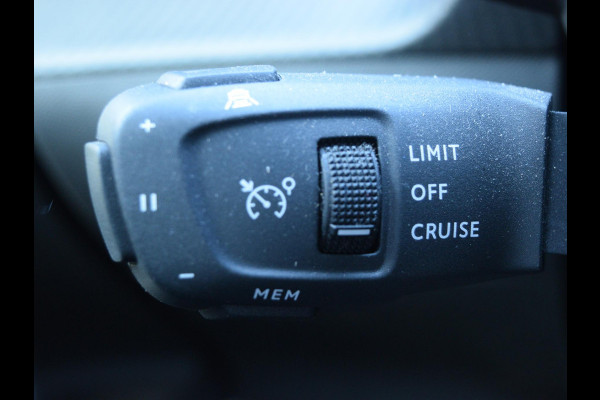 Peugeot e-2008 EV GT 54 kWh SOH 94% | CAMERA MET SENSOREN | NAVI & CARPLAY |