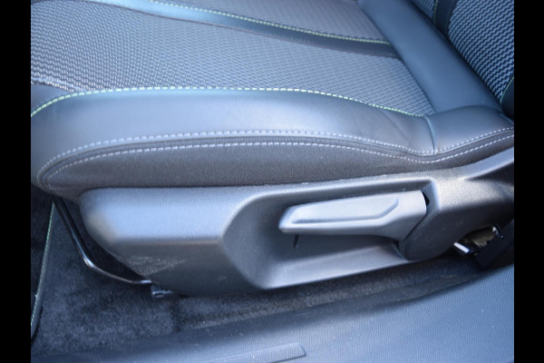 Peugeot e-2008 EV GT 54 kWh SOH 94% | CAMERA MET SENSOREN | NAVI & CARPLAY |
