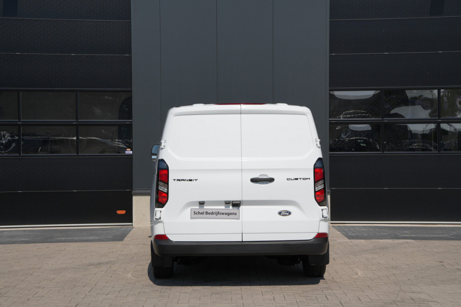 Ford Transit Custom 320 2.0 TDCI L1H1 Trend DC 136pk - INCLUSIEF BPM - 2x Schuif - Stoel/stuurverwarming - Cruise - Navi - Camera - Rijklaar