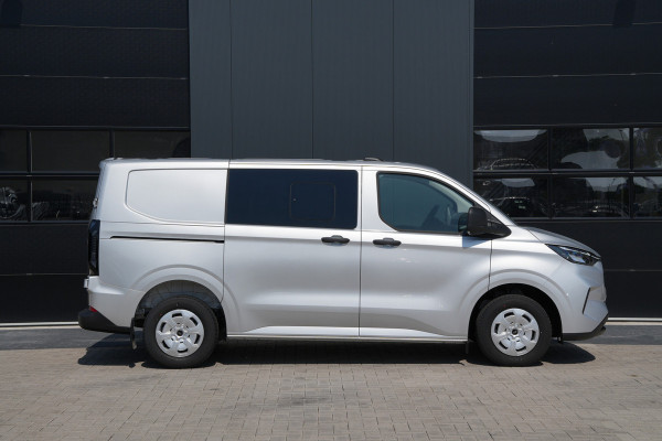 Ford Transit Custom 320 2.0 TDCI L1H1 Trend DC 136pk - 2x Schuif - Stoel/stuurverwarming - Cruise - Navi - Camera - Rijklaar