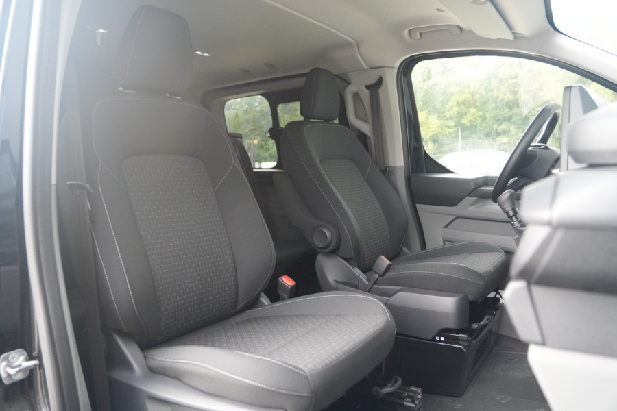 Ford Transit Custom 320 2.0 TDCI L1H1 Trend DC 136pk - 2x Schuif - Stoel/stuurverwarming - Cruise - Navi - Camera - Rijklaar