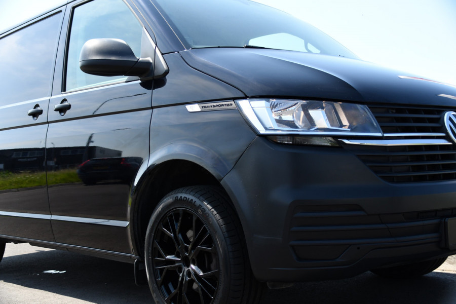 Volkswagen Transporter 2.0 TDI L1H1 30 Black Edition Cruise, Carplay, 150PK, Automaat, Standkachel, Stoelverwarming, Sensoren, Trekhaak
