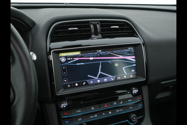 Jaguar F-Pace 2.0 Portfolio AWD 20d Aut. *PANO | LEATHER | XENON | DIGI-COCKPIT | KEYLESS | CAMERA | MERIDIAN-SOUND | HEATED-COMFORTSEATS | NAVI-FULLMAP | SHIFTPADDLES | ECC | PDC | CRUISE | 19''ALU*