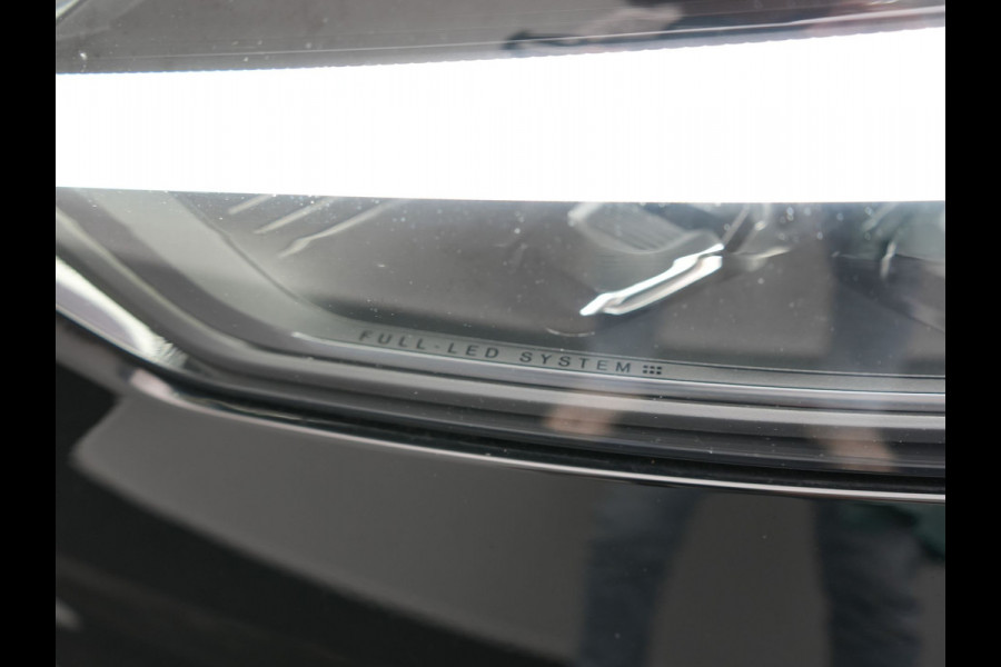 Volvo XC60 T8 AWD Plus Dark LONG RANGE PHEV 455pk Dealer O.H. | Trekhaak Af Fabriek | Panodak | Lederen Sportstoelen Memory & Verwarmd | Stuur Verwarmd | Keyless | Apple Carplay | Google Assistent | DAB | 20"L.M | Cruise Control | Plug In Hybrid |
