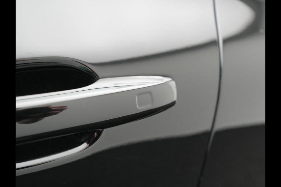 Volvo XC60 T8 AWD Plus Dark LONG RANGE PHEV 455pk Dealer O.H. | Trekhaak Af Fabriek | Panodak | Lederen Sportstoelen Memory & Verwarmd | Stuur Verwarmd | Keyless | Apple Carplay | Google Assistent | DAB | 20"L.M | Cruise Control | Plug In Hybrid |