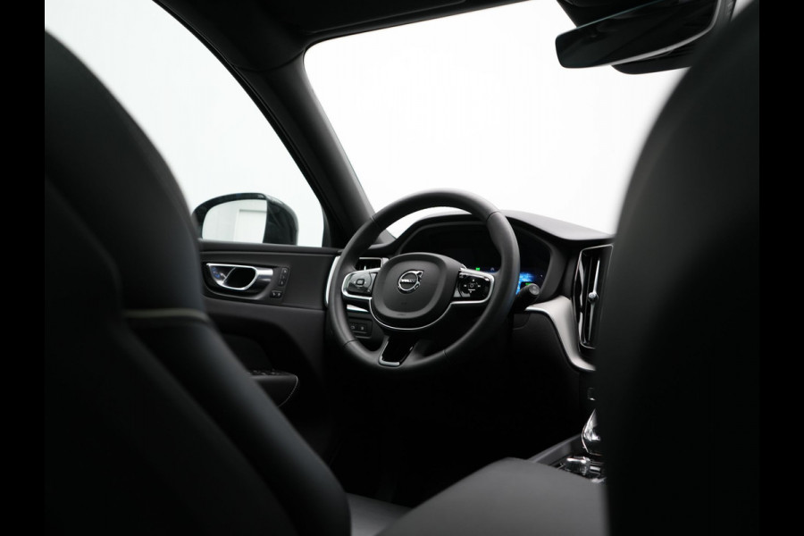 Volvo XC60 T8 AWD Plus Dark LONG RANGE PHEV 455pk Dealer O.H. | Trekhaak Af Fabriek | Panodak | Lederen Sportstoelen Memory & Verwarmd | Stuur Verwarmd | Keyless | Apple Carplay | Google Assistent | DAB | 20"L.M | Cruise Control | Plug In Hybrid |
