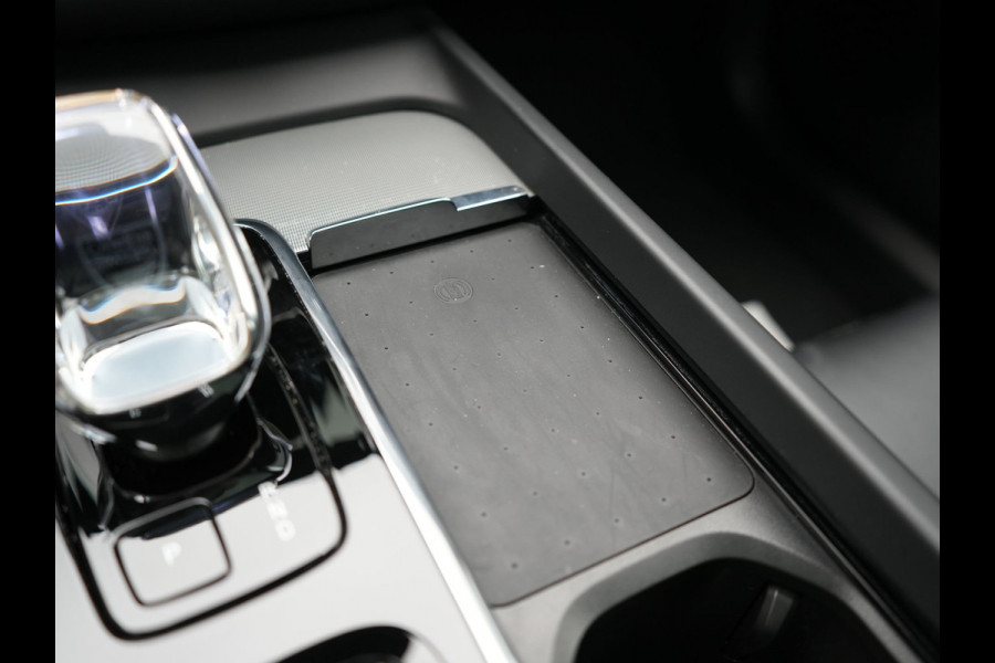 Volvo XC60 T8 AWD Plus Dark LONG RANGE PHEV 455pk Dealer O.H. | Trekhaak Af Fabriek | Panodak | Lederen Sportstoelen Memory & Verwarmd | Stuur Verwarmd | Keyless | Apple Carplay | Google Assistent | DAB | 20"L.M | Cruise Control | Plug In Hybrid |