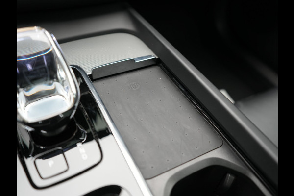 Volvo XC60 T8 AWD Plus Dark LONG RANGE PHEV 455pk Dealer O.H. | Trekhaak Af Fabriek | Panodak | Lederen Sportstoelen Memory & Verwarmd | Stuur Verwarmd | Keyless | Apple Carplay | Google Assistent | DAB | 20"L.M | Cruise Control | Plug In Hybrid |