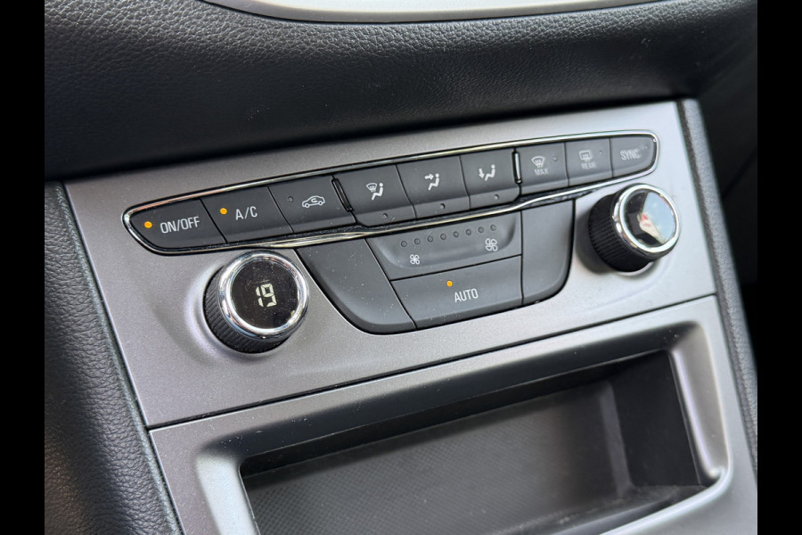Opel Astra Sports Tourer BWJ 2020 | 1.2T 111PK EXECUTIVE TREKHAAK | CLIMA | NAVI | CARPLAY | SPORTSTOELEN | PDC 2X | CAMERA A |