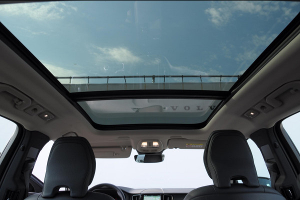 Volvo XC60 350PK Automaat T6 AWD Plus Bright / Navigatie / Elektrisch glazen schuif-kanteldak / Leren bekleding / Elektrisch verstelbare stoelen met geheugen / Stuur & Stoelverwarming / Achteruitrijcamera / Elektrische achterklep / Cruise control