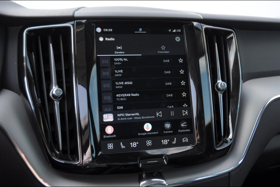 Volvo XC60 350PK Automaat T6 AWD Plus Bright / Navigatie / Elektrisch glazen schuif-kanteldak / Leren bekleding / Elektrisch verstelbare stoelen met geheugen / Stuur & Stoelverwarming / Achteruitrijcamera / Elektrische achterklep / Cruise control