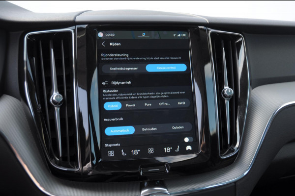Volvo XC60 350PK Automaat T6 AWD Plus Bright / Navigatie / Elektrisch glazen schuif-kanteldak / Leren bekleding / Elektrisch verstelbare stoelen met geheugen / Stuur & Stoelverwarming / Achteruitrijcamera / Elektrische achterklep / Cruise control