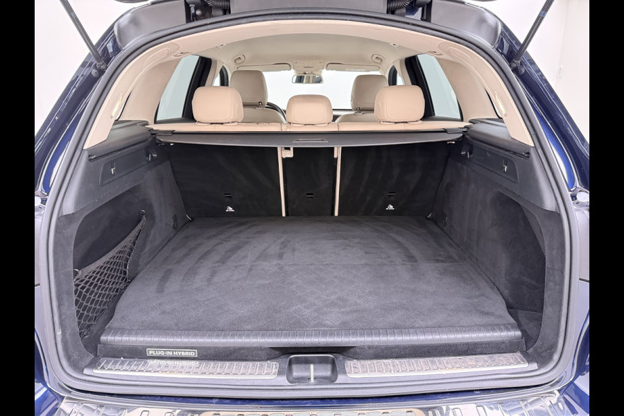 Mercedes-Benz GLC 350e Hybrid 4MATIC Premium Plus Exclusive Burmester®-Hifi Leder+Verwarmd Trekhaak 360°Camera Navi Ecc SOH 93% Elek.Achterklep Elek.Stoelen Lmv 19" Led Pdc AWD 4WD PHEV 2.000KG Trekgewicht Dealeronderhouden