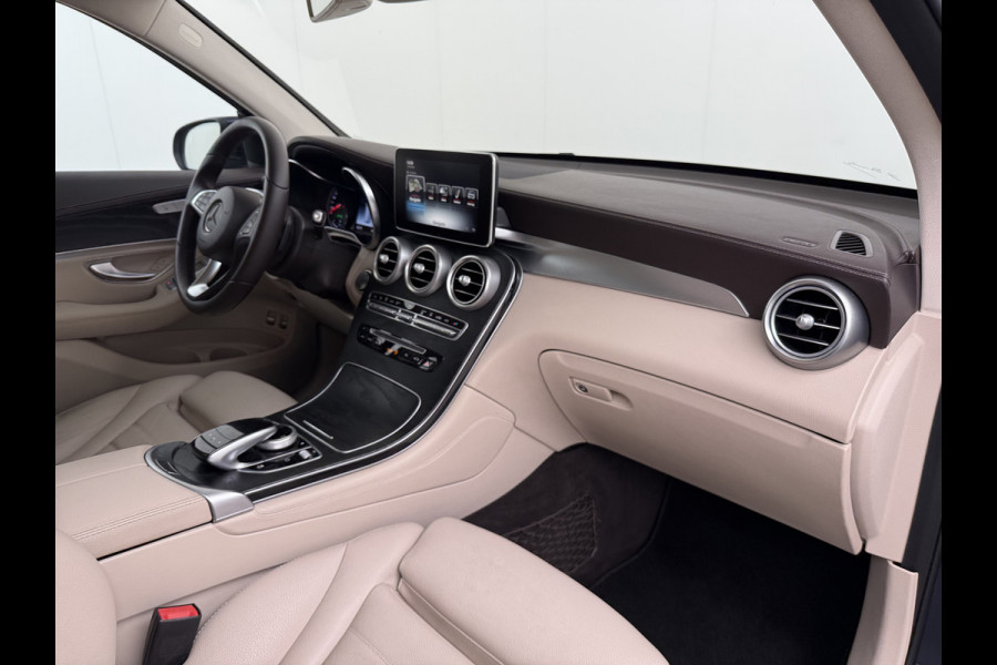 Mercedes-Benz GLC 350e Hybrid 4MATIC Premium Plus Exclusive Burmester®-Hifi Leder+Verwarmd Trekhaak 360°Camera Navi Ecc SOH 93% Elek.Achterklep Elek.Stoelen Lmv 19" Led Pdc AWD 4WD PHEV 2.000KG Trekgewicht Dealeronderhouden