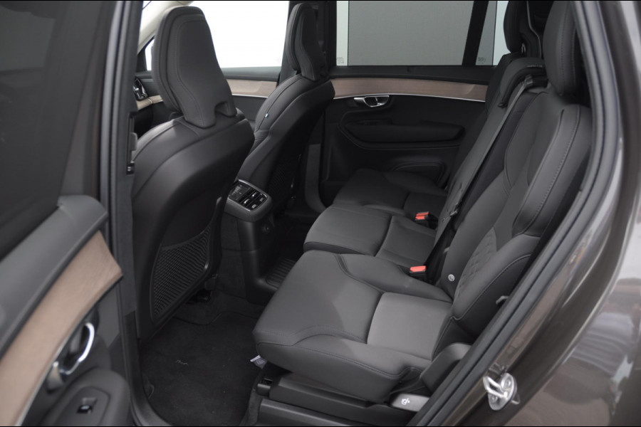 Volvo XC90 T8 455PK Automaat Plug-in hybrid AWD Ultra Bright Luchtvering / Trekhaak / Panoramadak / Google services / Elektrisch bedienbare voorstoelen met geheugen / Stoelverwarming voor en achter