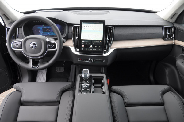 Volvo XC90 T8 455PK Automaat Plug-in hybrid AWD Ultra Bright Luchtvering / Trekhaak / Panoramadak / Google services / Elektrisch bedienbare voorstoelen met geheugen / Stoelverwarming voor en achter