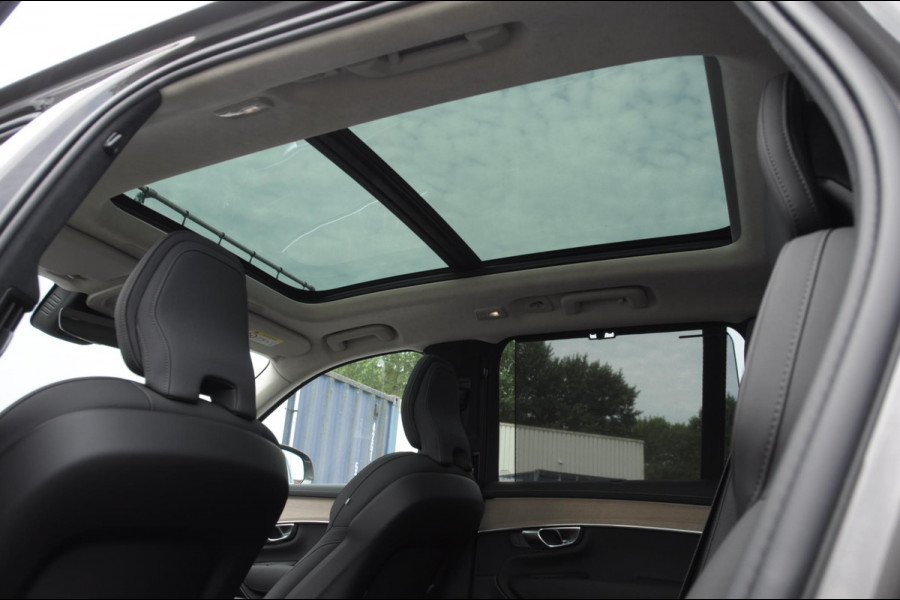 Volvo XC90 T8 455PK Automaat Plug-in hybrid AWD Ultra Bright Luchtvering / Trekhaak / Panoramadak / Google services / Elektrisch bedienbare voorstoelen met geheugen / Stoelverwarming voor en achter