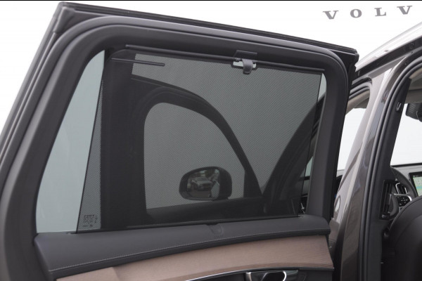 Volvo XC90 T8 455PK Automaat Plug-in hybrid AWD Ultra Bright Luchtvering / Trekhaak / Panoramadak / Google services / Elektrisch bedienbare voorstoelen met geheugen / Stoelverwarming voor en achter