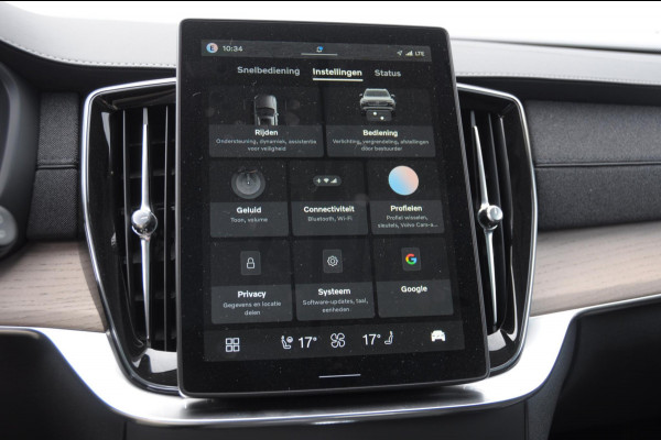 Volvo XC90 T8 455PK Automaat Plug-in hybrid AWD Ultra Bright Luchtvering / Trekhaak / Panoramadak / Google services / Elektrisch bedienbare voorstoelen met geheugen / Stoelverwarming voor en achter