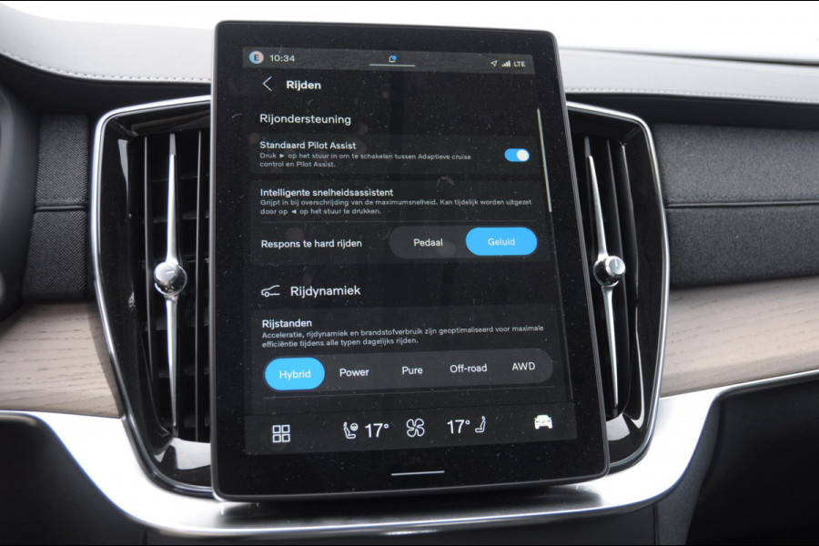 Volvo XC90 T8 455PK Automaat Plug-in hybrid AWD Ultra Bright Luchtvering / Trekhaak / Panoramadak / Google services / Elektrisch bedienbare voorstoelen met geheugen / Stoelverwarming voor en achter
