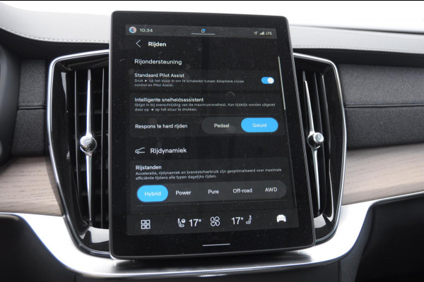 Volvo XC90 T8 455PK Automaat Plug-in hybrid AWD Ultra Bright Luchtvering / Trekhaak / Panoramadak / Google services / Elektrisch bedienbare voorstoelen met geheugen / Stoelverwarming voor en achter