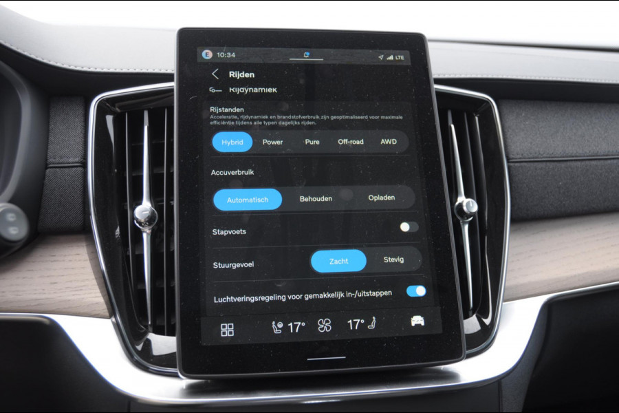 Volvo XC90 T8 455PK Automaat Plug-in hybrid AWD Ultra Bright Luchtvering / Trekhaak / Panoramadak / Google services / Elektrisch bedienbare voorstoelen met geheugen / Stoelverwarming voor en achter
