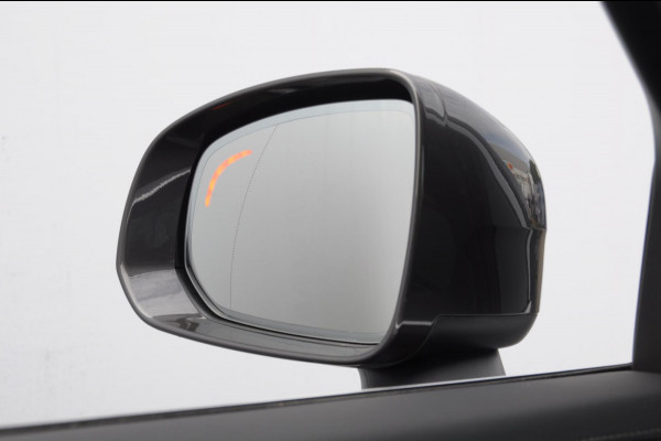 Volvo XC90 T8 455PK Automaat Plug-in hybrid AWD Ultra Bright Luchtvering / Trekhaak / Panoramadak / Google services / Elektrisch bedienbare voorstoelen met geheugen / Stoelverwarming voor en achter