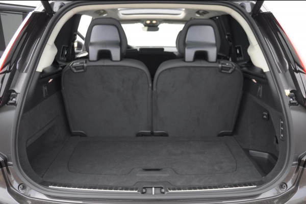 Volvo XC90 T8 455PK Automaat Plug-in hybrid AWD Ultra Bright Luchtvering / Trekhaak / Panoramadak / Google services / Elektrisch bedienbare voorstoelen met geheugen / Stoelverwarming voor en achter