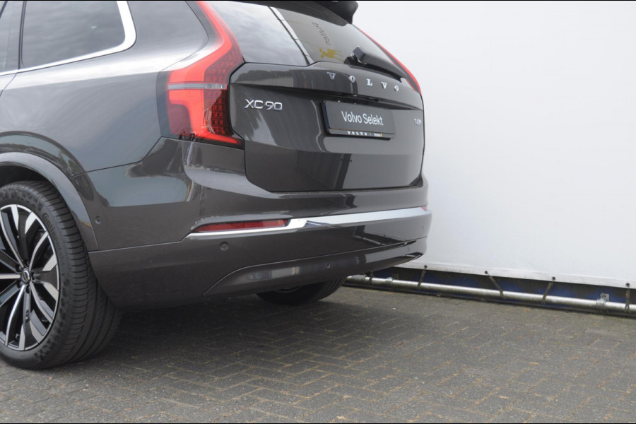 Volvo XC90 T8 455PK Automaat Plug-in hybrid AWD Ultra Bright Luchtvering / Trekhaak / Panoramadak / Google services / Elektrisch bedienbare voorstoelen met geheugen / Stoelverwarming voor en achter