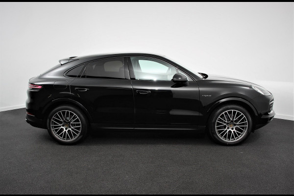 Porsche Cayenne Coupé 3.0 E-Hybrid 462pk Platinum Edition Luchtvering Leder Panoramadak Camera Navigatie Elektrisch bedienbare achterklep Apple Carplay/ Android Auto Sfeerverlichting Cruise control