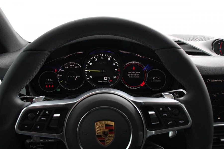 Porsche Cayenne Coupé 3.0 E-Hybrid 462pk Platinum Edition Luchtvering Leder Panoramadak Camera Navigatie Elektrisch bedienbare achterklep Apple Carplay/ Android Auto Sfeerverlichting Cruise control