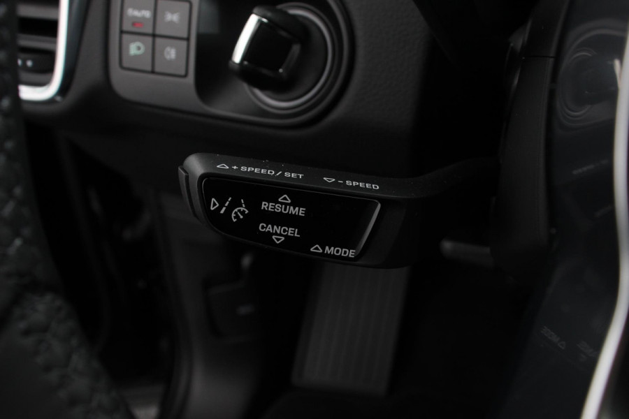 Porsche Cayenne Coupé 3.0 E-Hybrid 462pk Platinum Edition Luchtvering Leder Panoramadak Camera Navigatie Elektrisch bedienbare achterklep Apple Carplay/ Android Auto Sfeerverlichting Cruise control