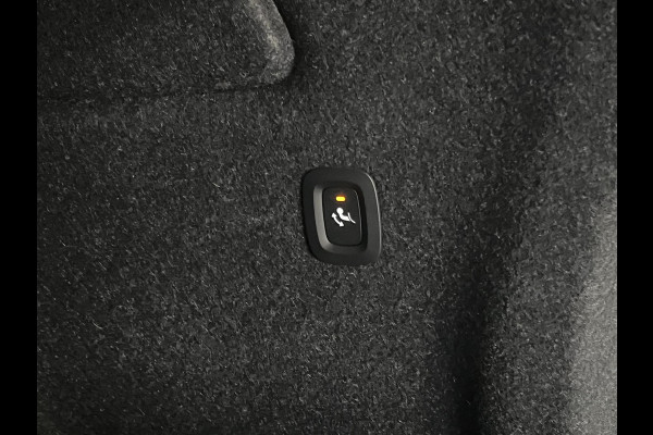 Volvo XC40 1.5 T5 Plug-in hybrid Plus Dark Trekhaak | Harman/Kardon | 360 camera | Cruise control | Stoel-/Stuurverwarming | Keyless | 20 inch wielen