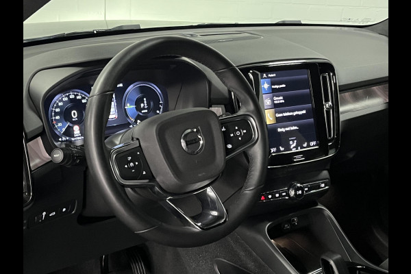 Volvo XC40 1.5 T5 Plug-in hybrid Plus Dark Trekhaak | Harman/Kardon | 360 camera | Cruise control | Stoel-/Stuurverwarming | Keyless | 20 inch wielen