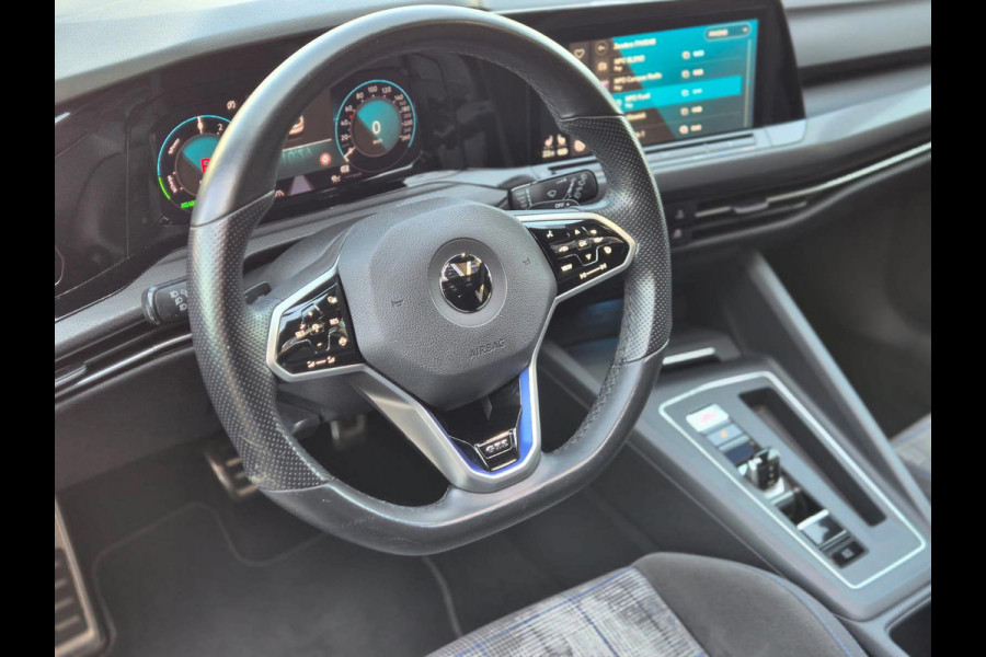 Volkswagen Golf 1.4 eHybrid GTE Pano! BTW Auto Hud! Side Asisst! Keyless! iQ! Camera! Stoelverwarming! Stuurverwarming!