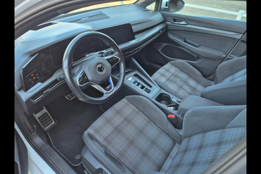 Volkswagen Golf 1.4 eHybrid GTE Pano! BTW Auto Hud! Side Asisst! Keyless! iQ! Camera! Stoelverwarming! Stuurverwarming!