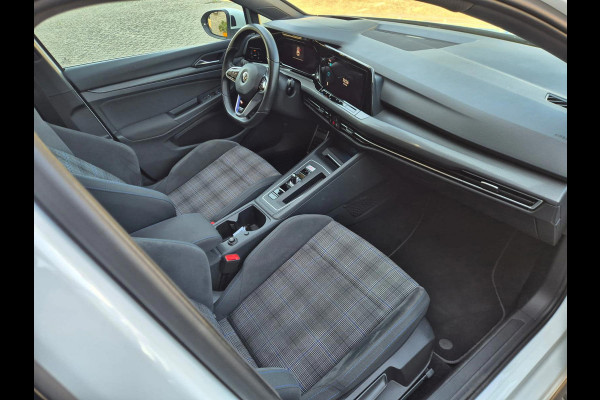 Volkswagen Golf 1.4 eHybrid GTE Pano! BTW Auto Hud! Side Asisst! Keyless! iQ! Camera! Stoelverwarming! Stuurverwarming!