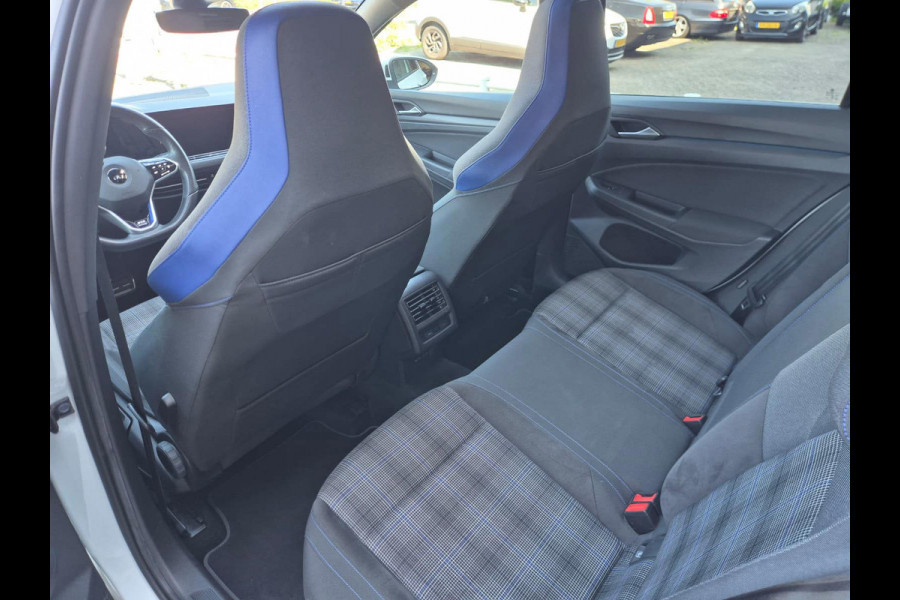 Volkswagen Golf 1.4 eHybrid GTE Pano! BTW Auto Hud! Side Asisst! Keyless! iQ! Camera! Stoelverwarming! Stuurverwarming!