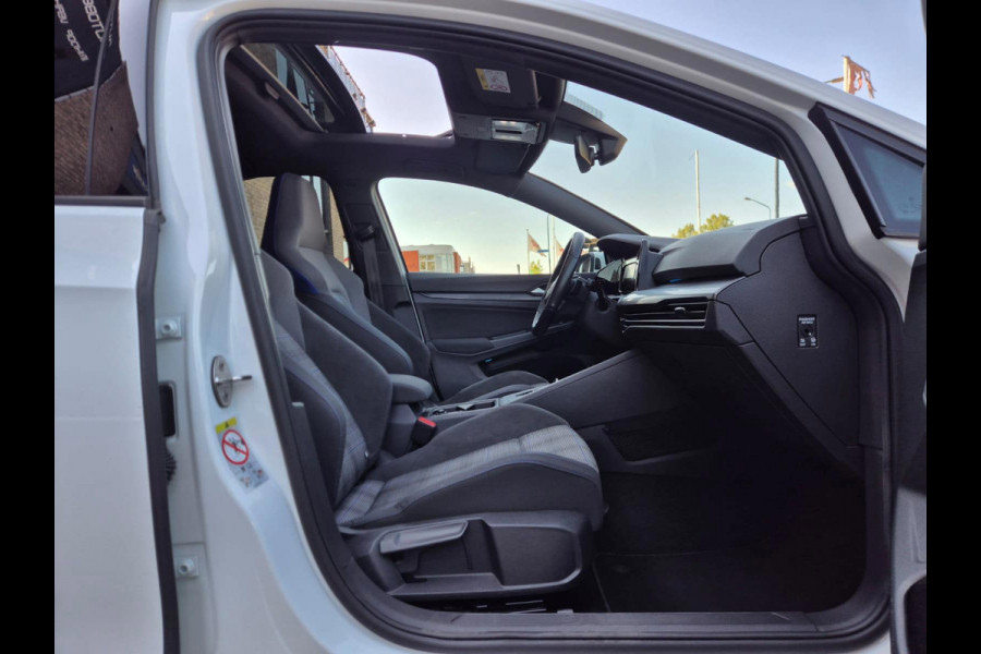 Volkswagen Golf 1.4 eHybrid GTE Pano! BTW Auto Hud! Side Asisst! Keyless! iQ! Camera! Stoelverwarming! Stuurverwarming!