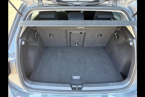 Volkswagen Golf 1.5 eTSI 150PK Style Automaat Navigatie/Camera/Adaptive-cruise/Head-up display
