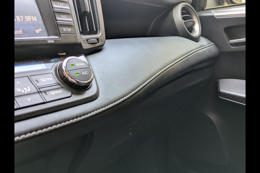 Toyota RAV4 2.5 Hybrid AWD Dynamic|Camera|Elektr.Achterklep|Stoelverwarming|Trekhaak|Lane-Assist|1650KG Trekvermogen