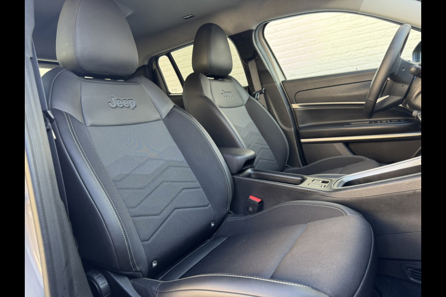 Jeep Avenger Summit 54 kWh Clima Camera Carplay Adaptive Cruise PDC voor en achter Half Leder
