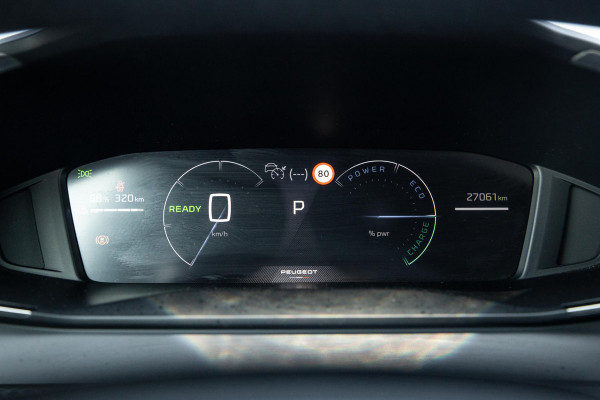Peugeot e-2008 EV Allure 54 kWh ADAPTIVE CRUISE / CARPLAY / CAMERA / NAVI