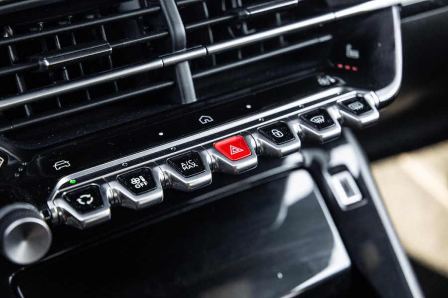Peugeot e-2008 EV Allure 54 kWh ADAPTIVE CRUISE / CARPLAY / CAMERA / NAVI