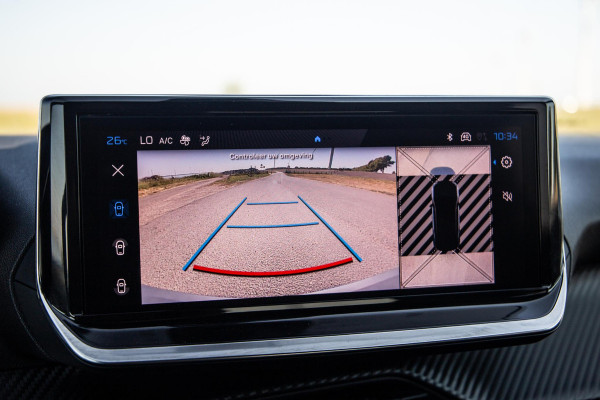 Peugeot e-2008 EV Allure 54 kWh ADAPTIVE CRUISE / CARPLAY / CAMERA / NAVI